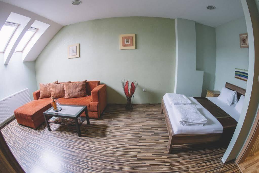 Central Apartman 쇼프론 외부 사진